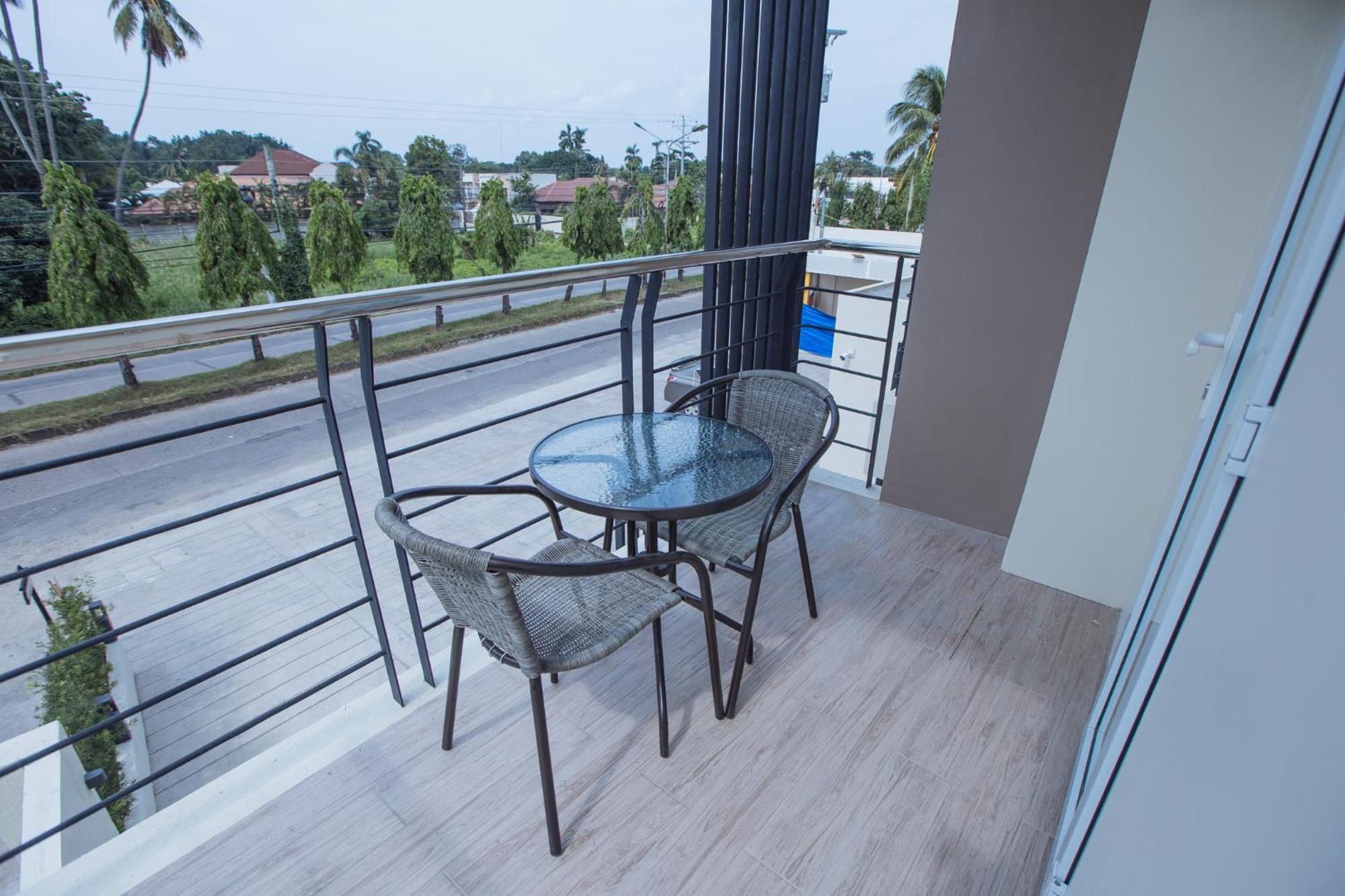 Rovira Suites Dumaguete City Kültér fotó